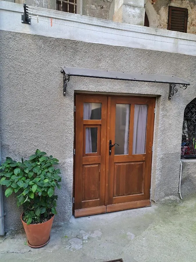 Tomic Apartment Cres