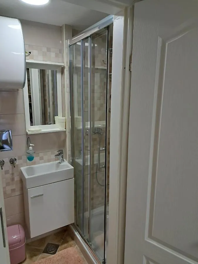 Tomic Apartment Cres